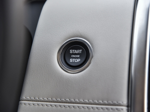 2022249PS R-Dynamic HSE Aư 7 п؅^