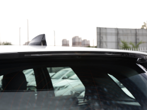 2022Ŀ 249PS R-Dynamic SE ܿƼ 5 ^