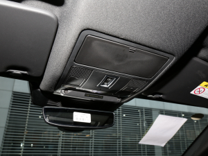 2022Ŀ 249PS R-Dynamic SE ܿƼ 5 п؅^