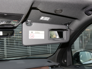 2022Ŀ 249PS R-Dynamic SE ܿƼ 5 ꖰ壨ң