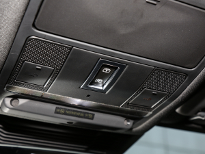 2022Ŀ 249PS R-Dynamic SE ܿƼ 5 п؅^