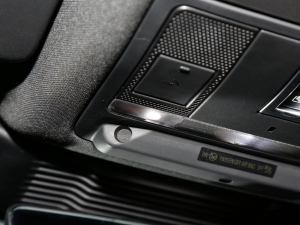 2022Ŀ 249PS R-Dynamic SE ܿƼ 5 п؅^