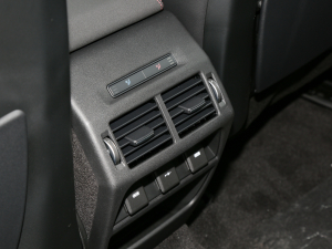 2022Ŀ 249PS R-Dynamic SE ܿƼ 5 п؅^