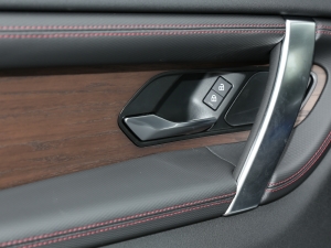 2022Ŀ 249PS R-Dynamic S ܰ 5 п؅^