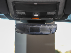 2022款P300e 性能科技版  车内后视镜