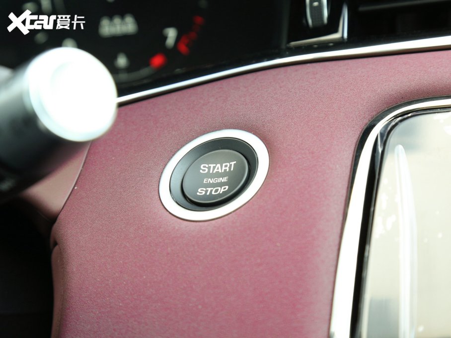 2022٘O OL 249PS R-Dynamic A