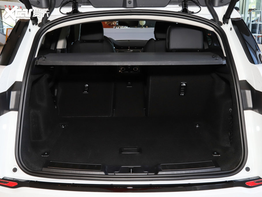 2022٘O OL 249PS R-Dynamic A