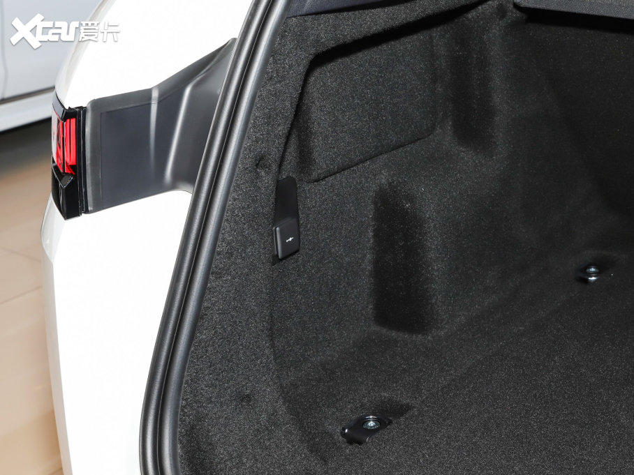 2022٘O OL 249PS R-Dynamic A