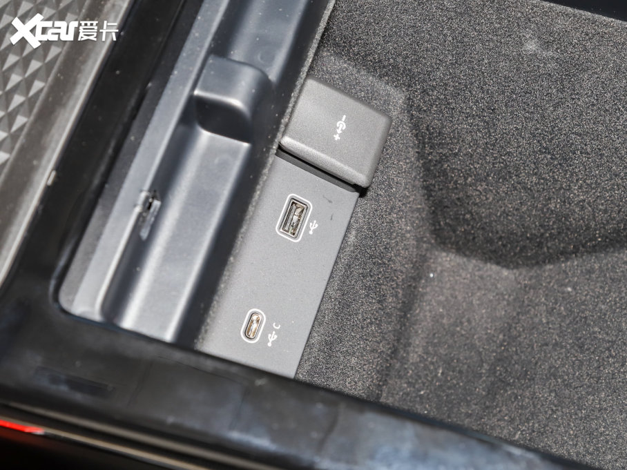 2022٘O OL 249PS R-Dynamic A