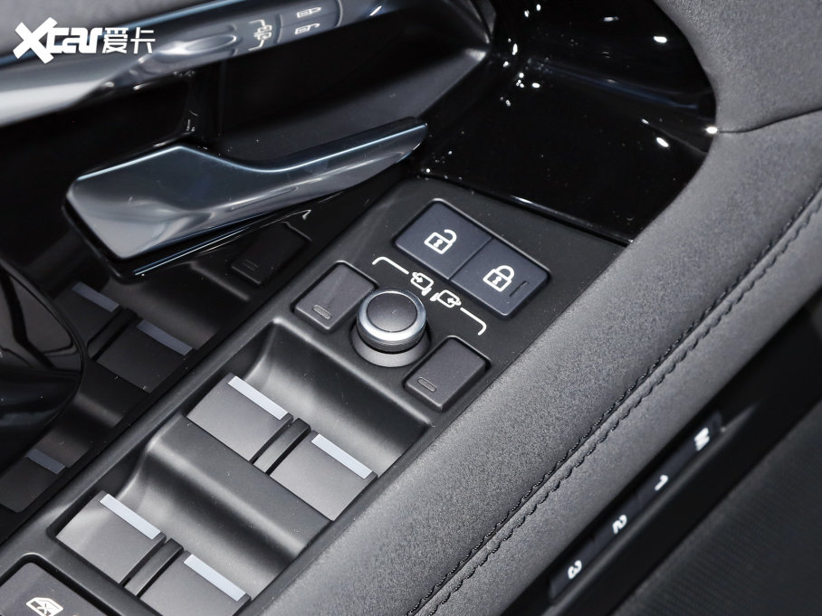 2022٘O OL 249PS R-Dynamic A