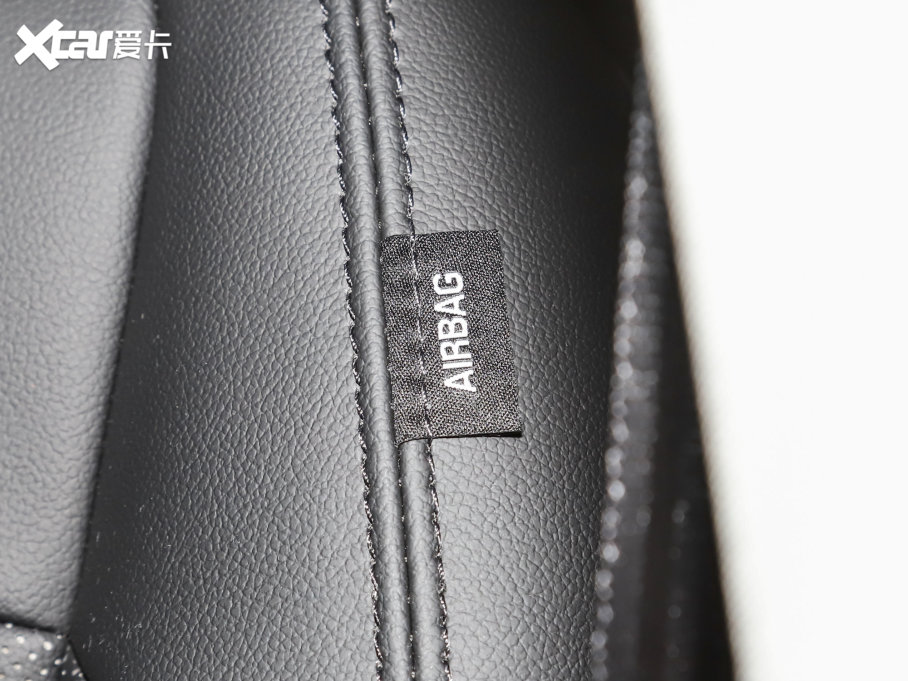 2022٘O OL 249PS R-Dynamic A