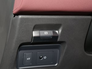 2022OL 249PS R-Dynamic A v܇Ƅ