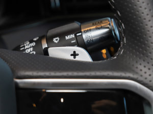 2022OL 249PS R-Dynamic A п؅^