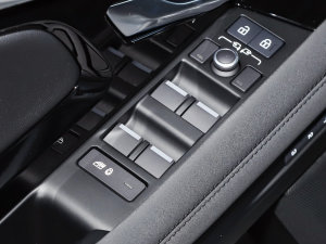 2022OL 249PS R-Dynamic A п؅^