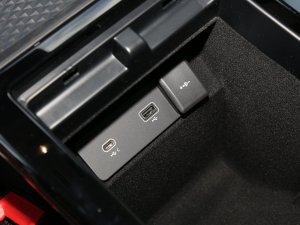 2022Ŀ OL 249PS R-Dynamic A g