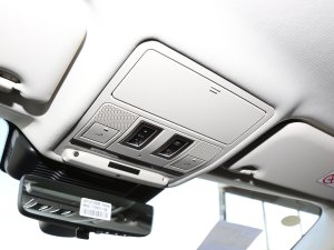 2022Ŀ OL 249PS R-Dynamic A п؅^