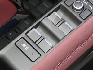 2022Ŀ OL 249PS R-Dynamic A п؅^