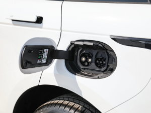 2022��O��L P300e ���ܰ� �������^