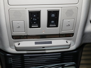 2022��O��L P300e ���ܰ� �п؅^