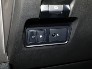 2022��O��L P300e ���ܰ� �п؅^(q��)