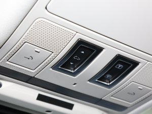 2023OL 200PS Ӣ п؅^(q)