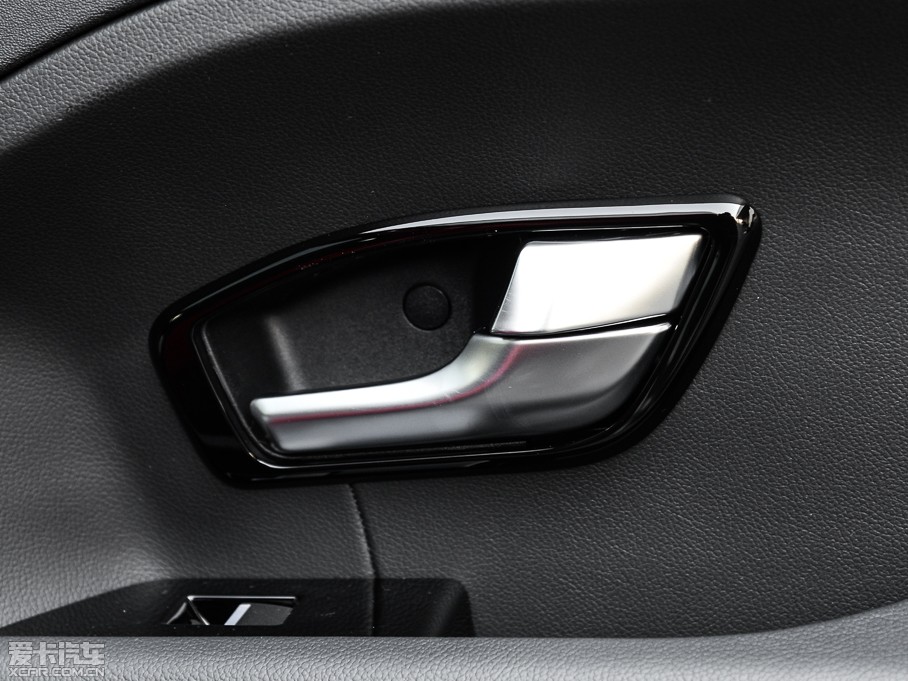 2015��٘O�� 2.0T 5�T�J�Ӱ�