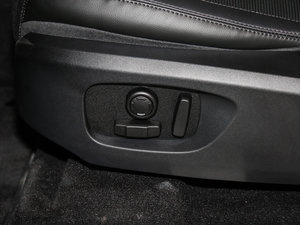 2016款2.0T 限量版 主驾驶座椅调节