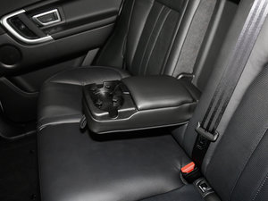 2016款2.0T 限量版 后排中央扶手