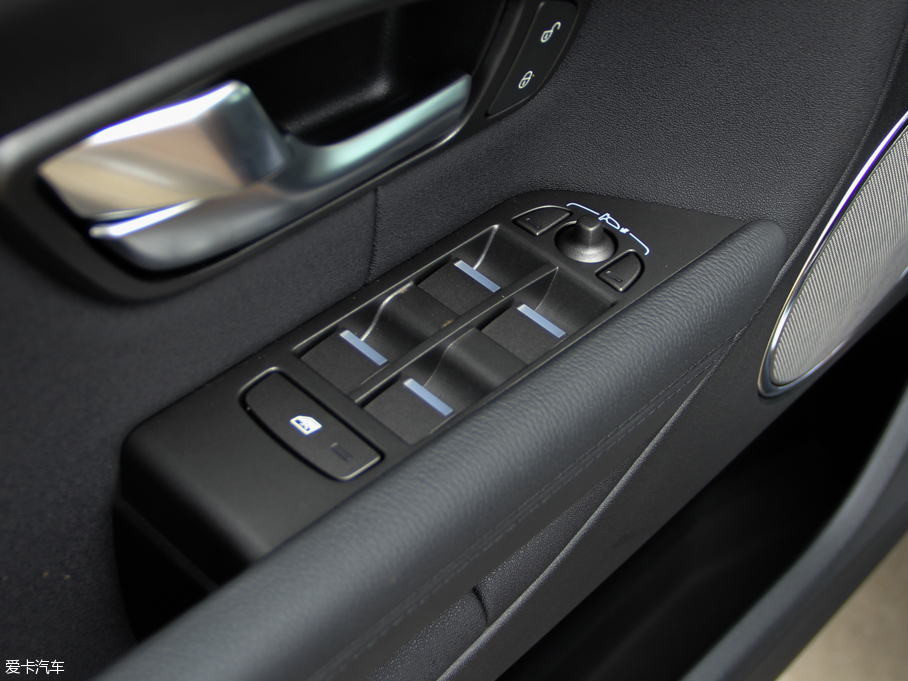 2016٘O 2.0T SE ҫ