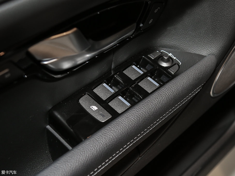 2017٘O 2.0T SE PIUS 