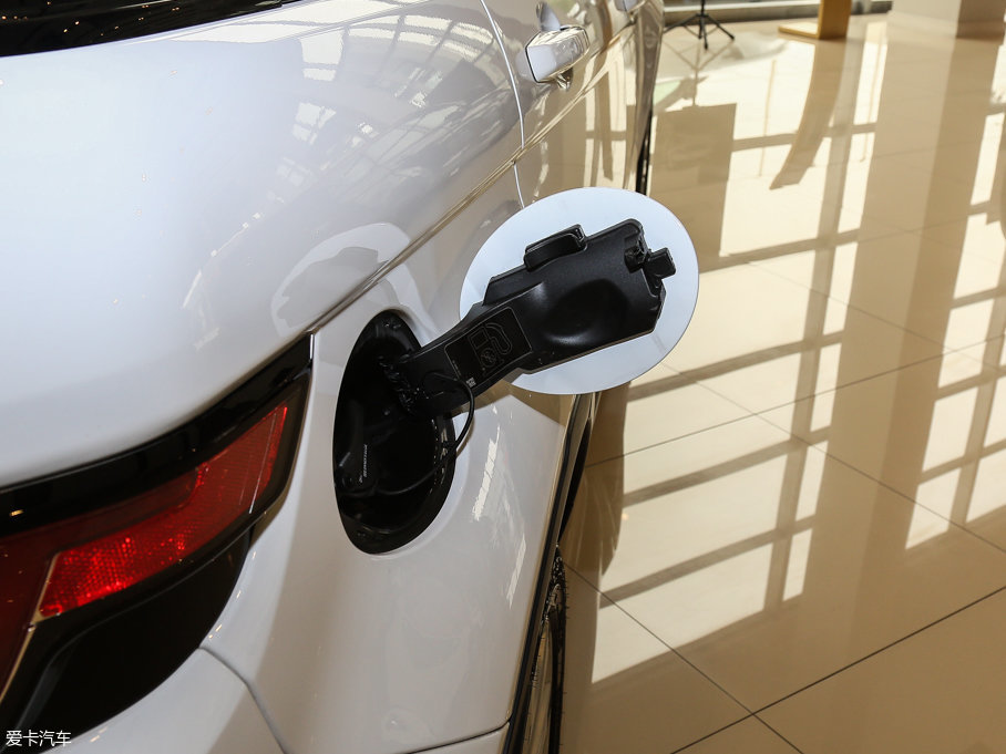 2017٘O 2.0T SE ҫ