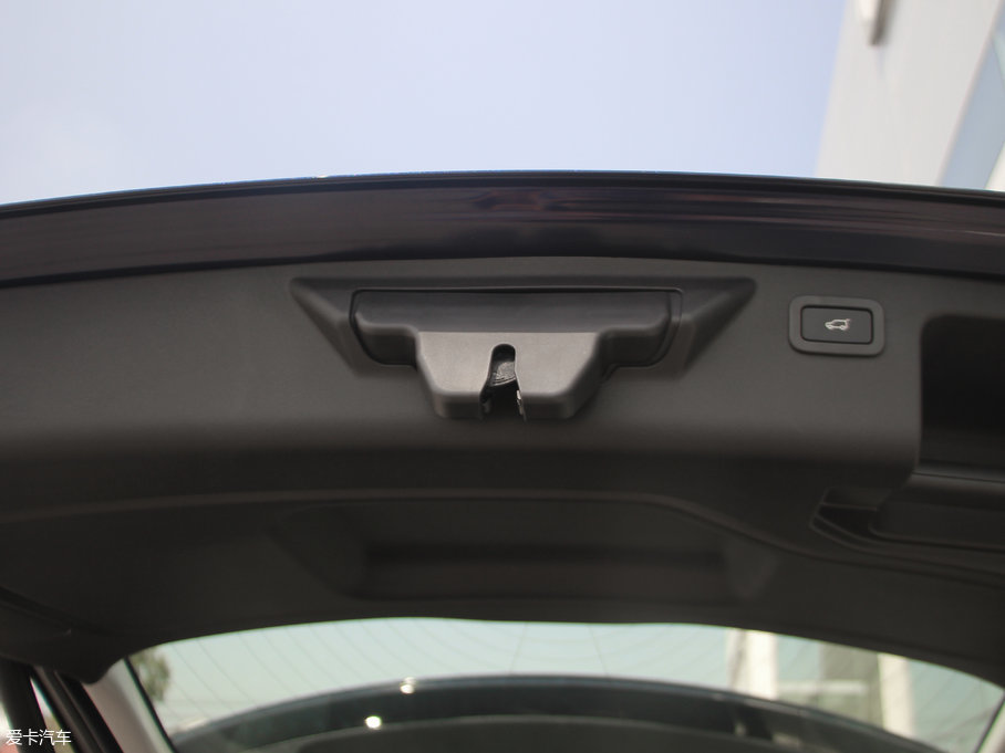 2017l(f)F(xin) 2.0T SE