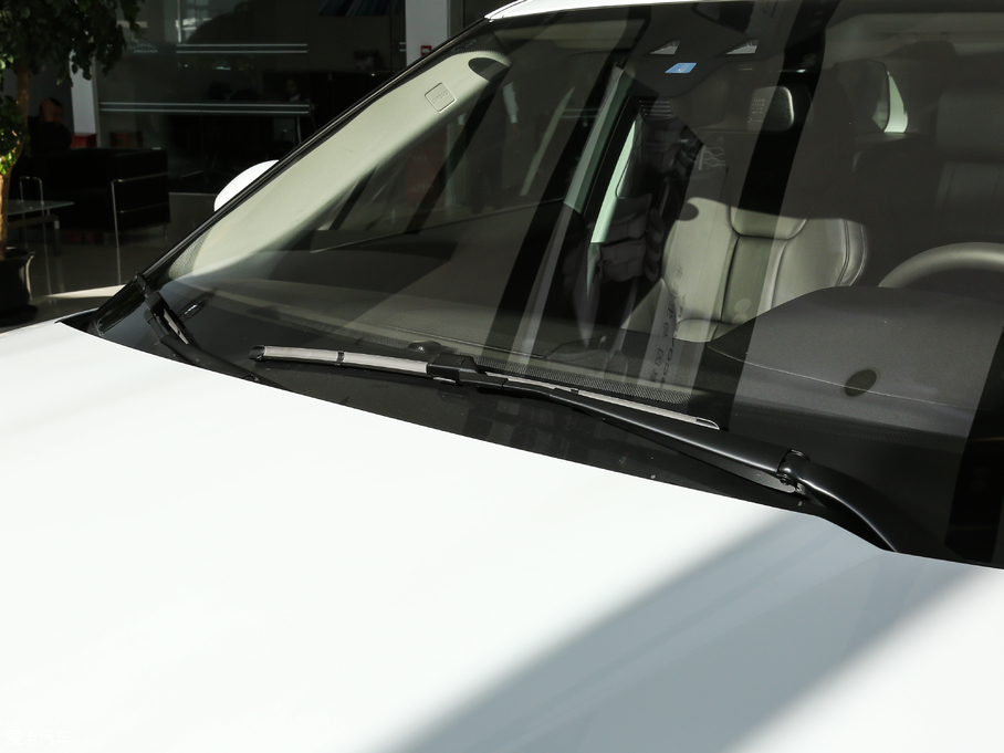 2018٘O 240PS PURE Lа