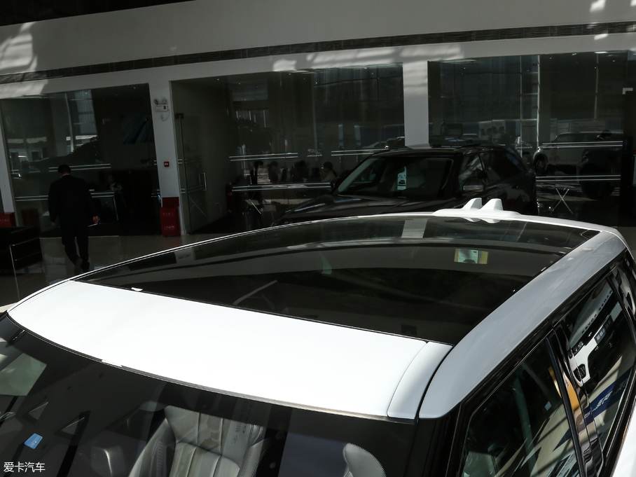 2018٘O 240PS PURE Lа