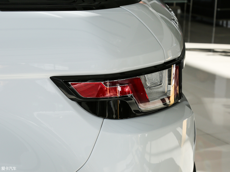 2018٘O 240PS PURE Lа