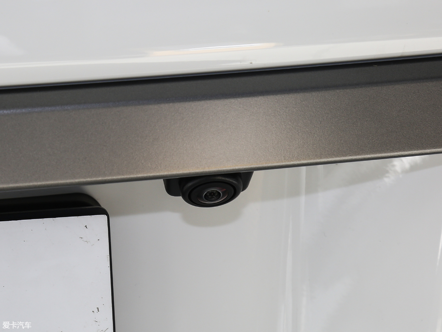 2018٘O 240PS PURE Lа