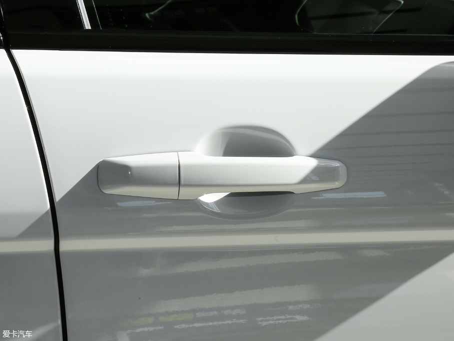 2018٘O 240PS PURE Lа