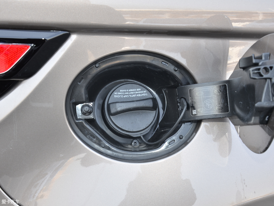 2018٘O 240PS SE ҫ