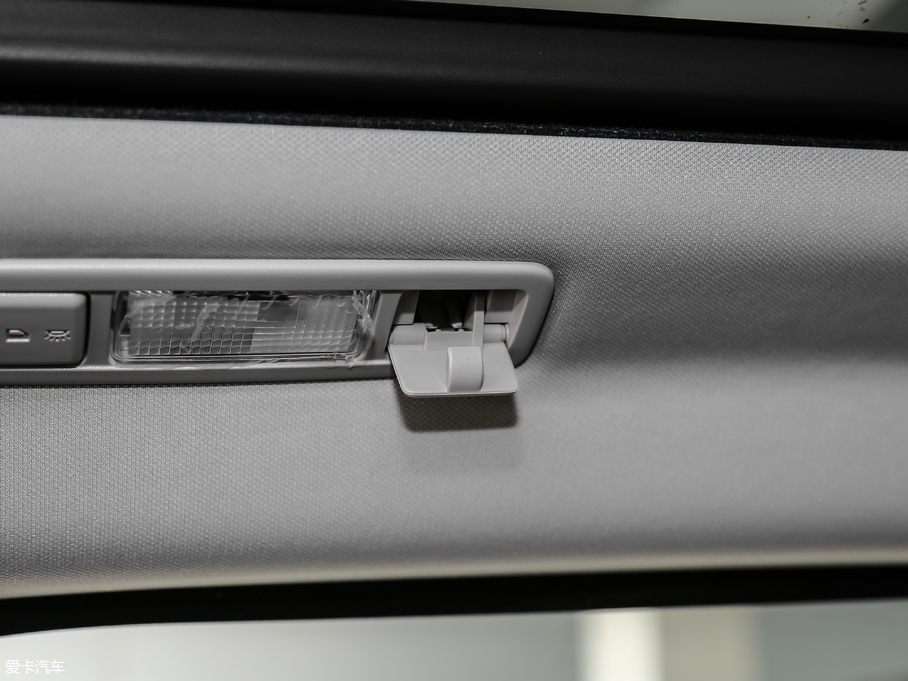 2018٘O 240PS HSE DYNAMIC(dng)