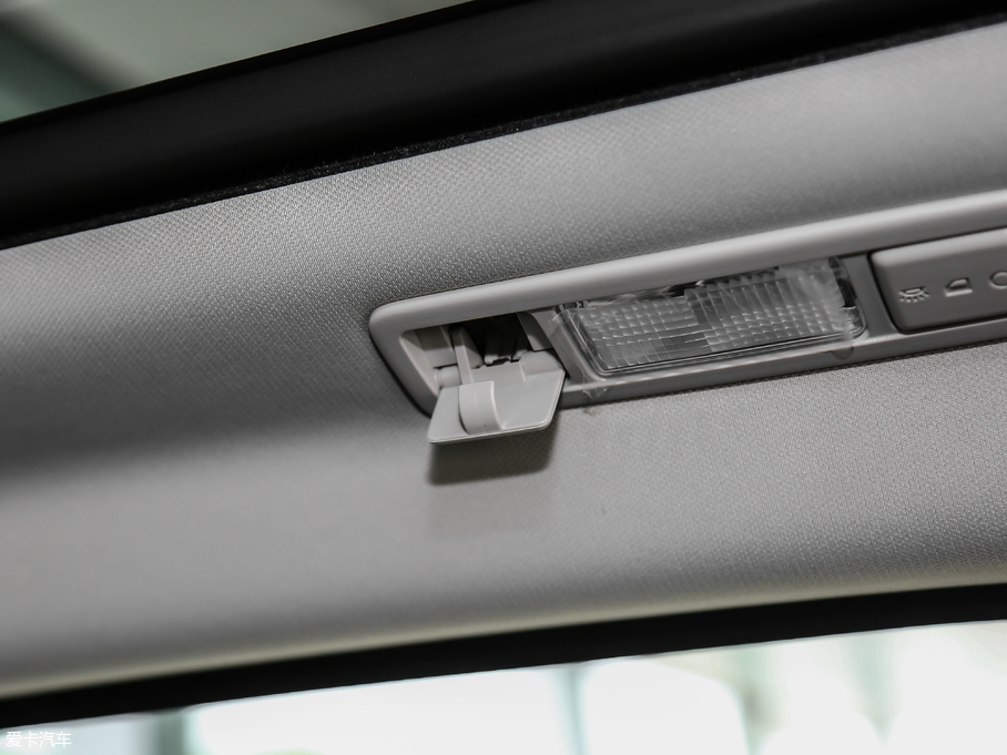 2018٘O 240PS HSE DYNAMIC(dng)