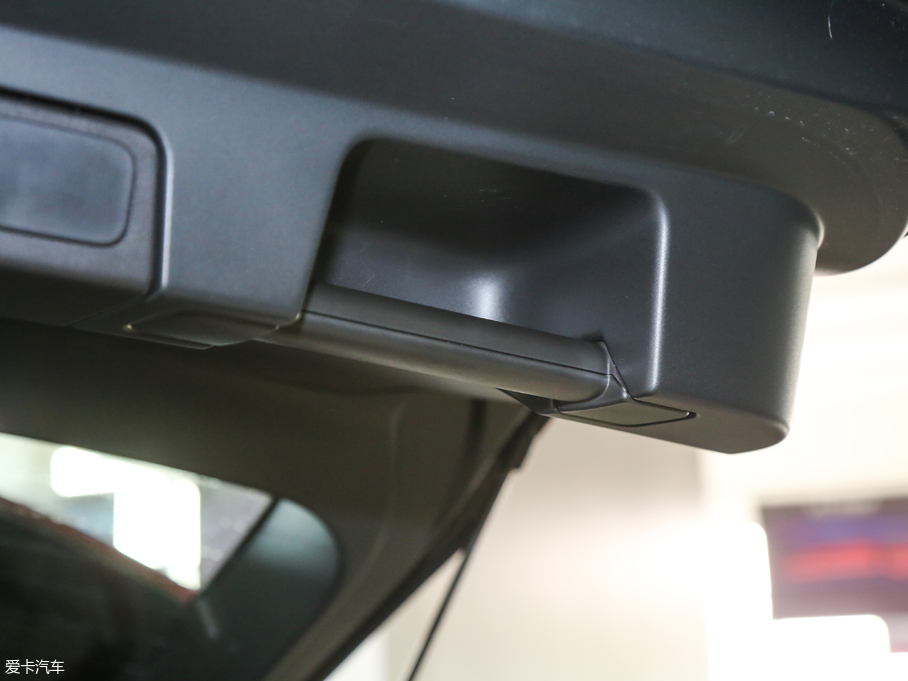 2018٘O 240PS PURE Lа