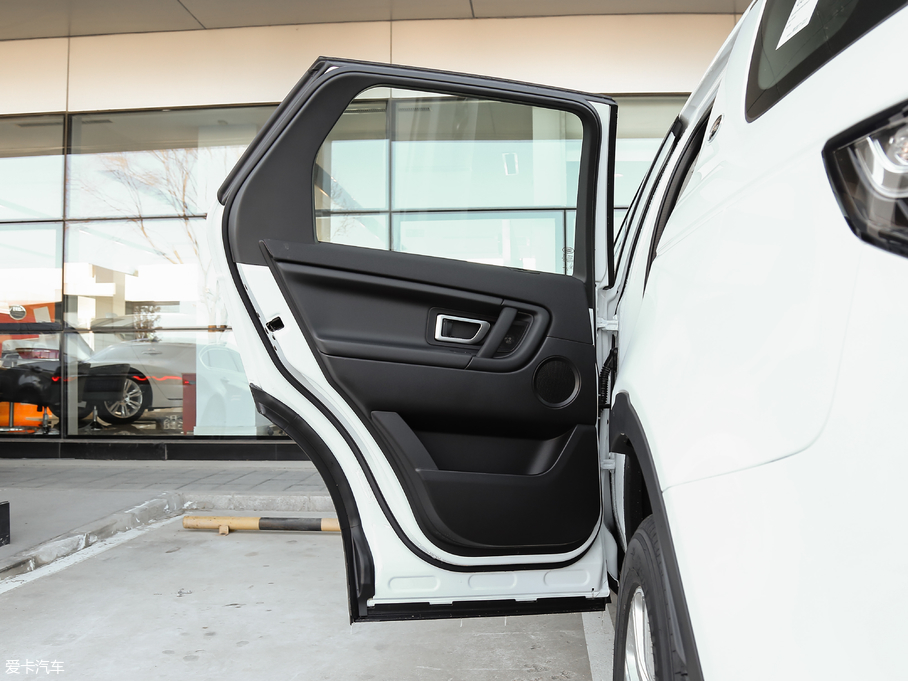 2018��l�F���� 200PS PURE��