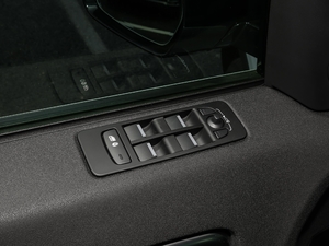 2018款240PS HSE LUXURY版 主驾车窗控制区	