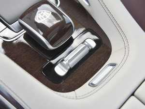 2022��GLS 600 4MATIC �Y���� �п؅^