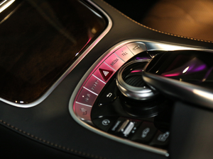 2018S 560 4MATIC п؅^