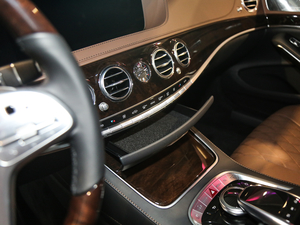 2018S 560 4MATIC п؅^