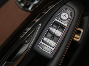 2018S 560 4MATIC п؅^