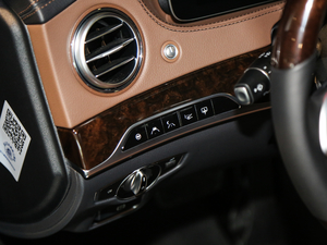 2018S 560 4MATIC п؅^