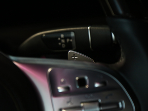 2018S 560 4MATIC п؅^