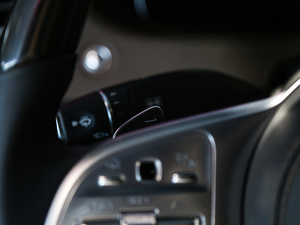 2018S 560 4MATIC п؅^